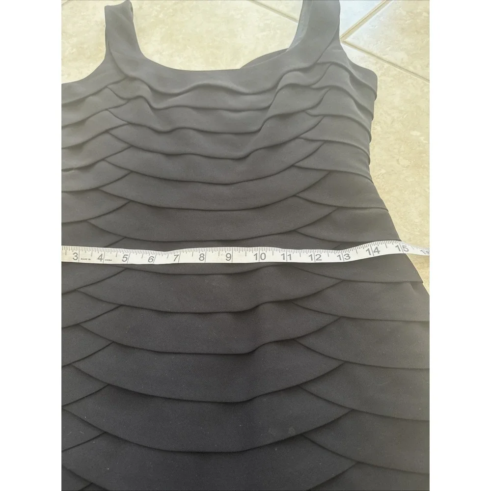 Carmen Marc Valvo Black Tiered Scallop Sleeveless‎ Silk Cocktail Dress Size 4